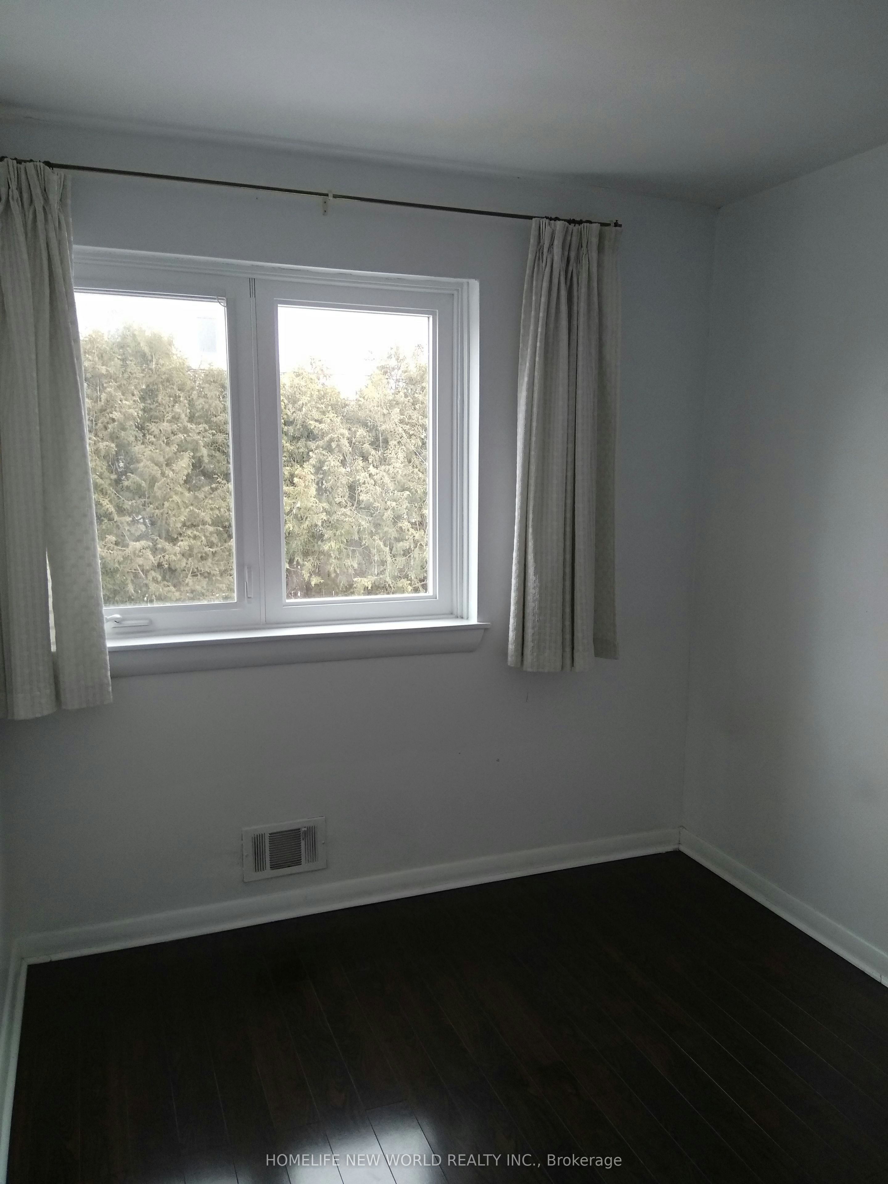 96 Berkinshaw Crescent, Toronto, ON, M3B 2T2 - 9