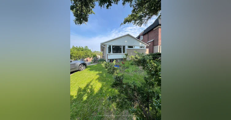 96 Berkinshaw Crescent, Toronto, ON, M3B 2T2