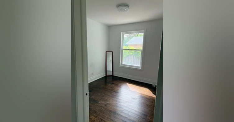 Main Floor-16 Urbandale Avenue, Toronto, ON, M2M 2H1 - 9