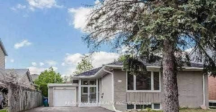 Main Floor-16 Urbandale Avenue, Toronto, ON, M2M 2H1