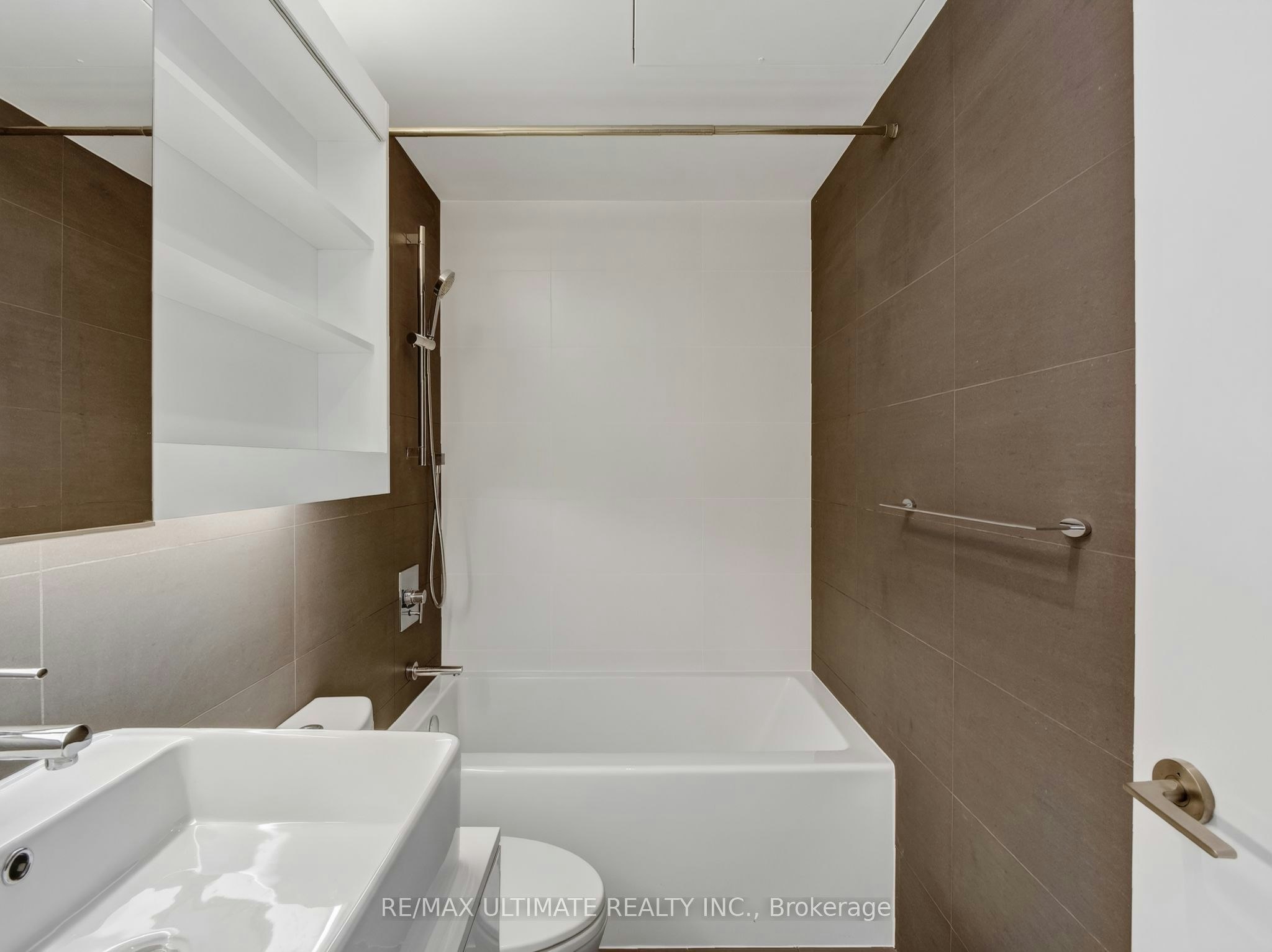 701-32 Trolley Crescent, Toronto, ON, M5A 0E9 - 27