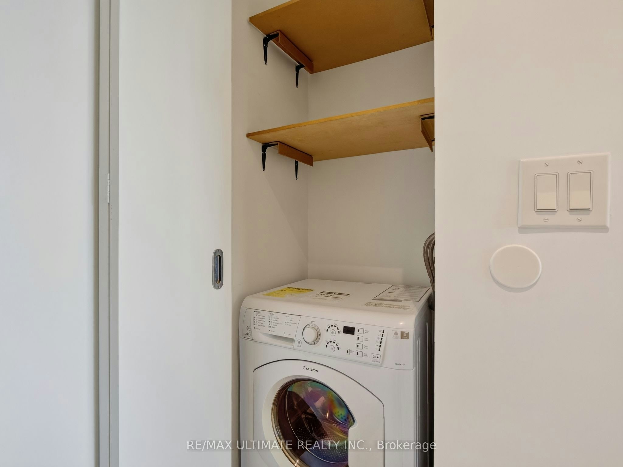 701-32 Trolley Crescent, Toronto, ON, M5A 0E9 - 28