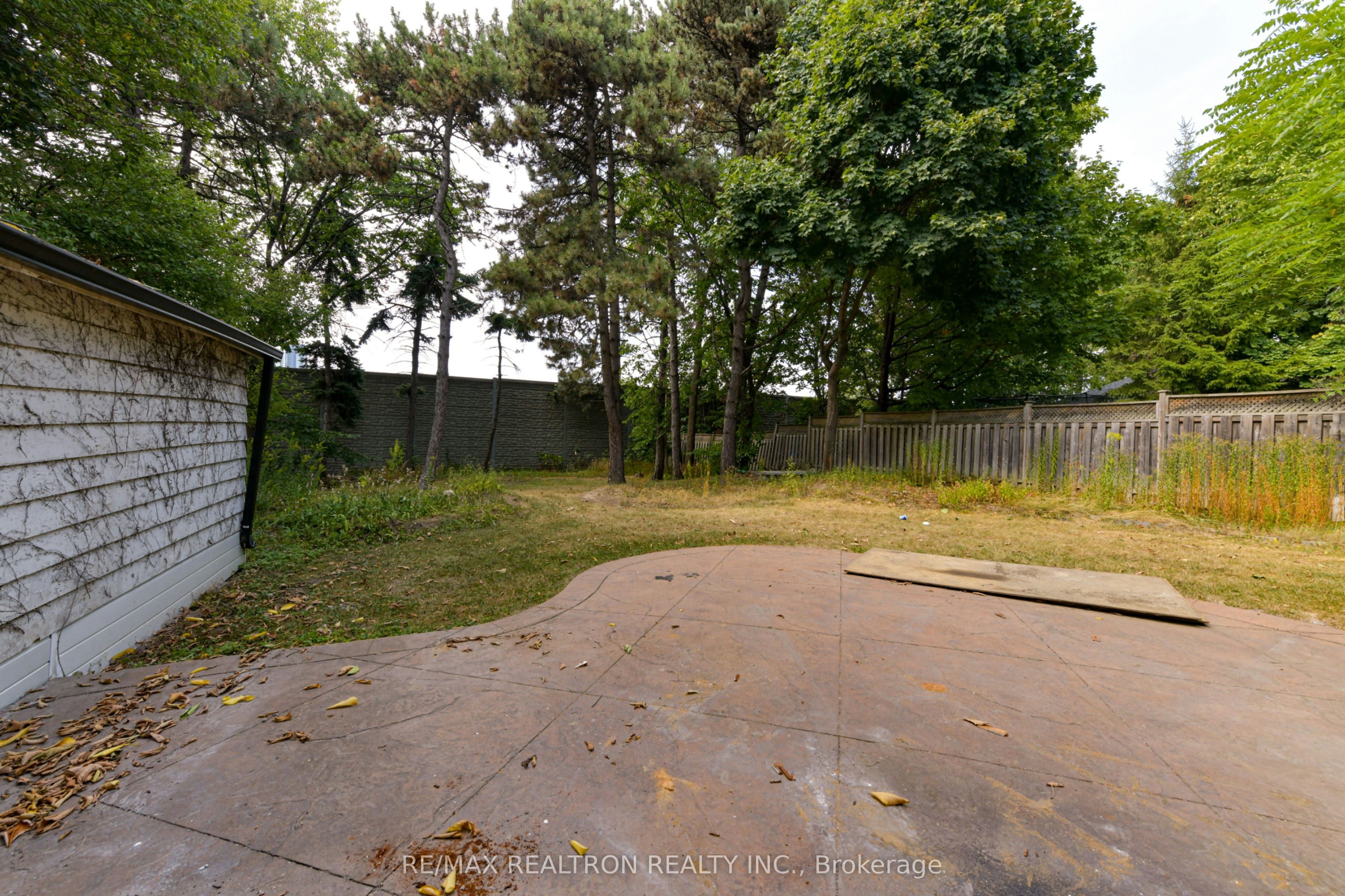 150 Upper Canada Drive, Toronto, ON, M2P 1S8 - 4