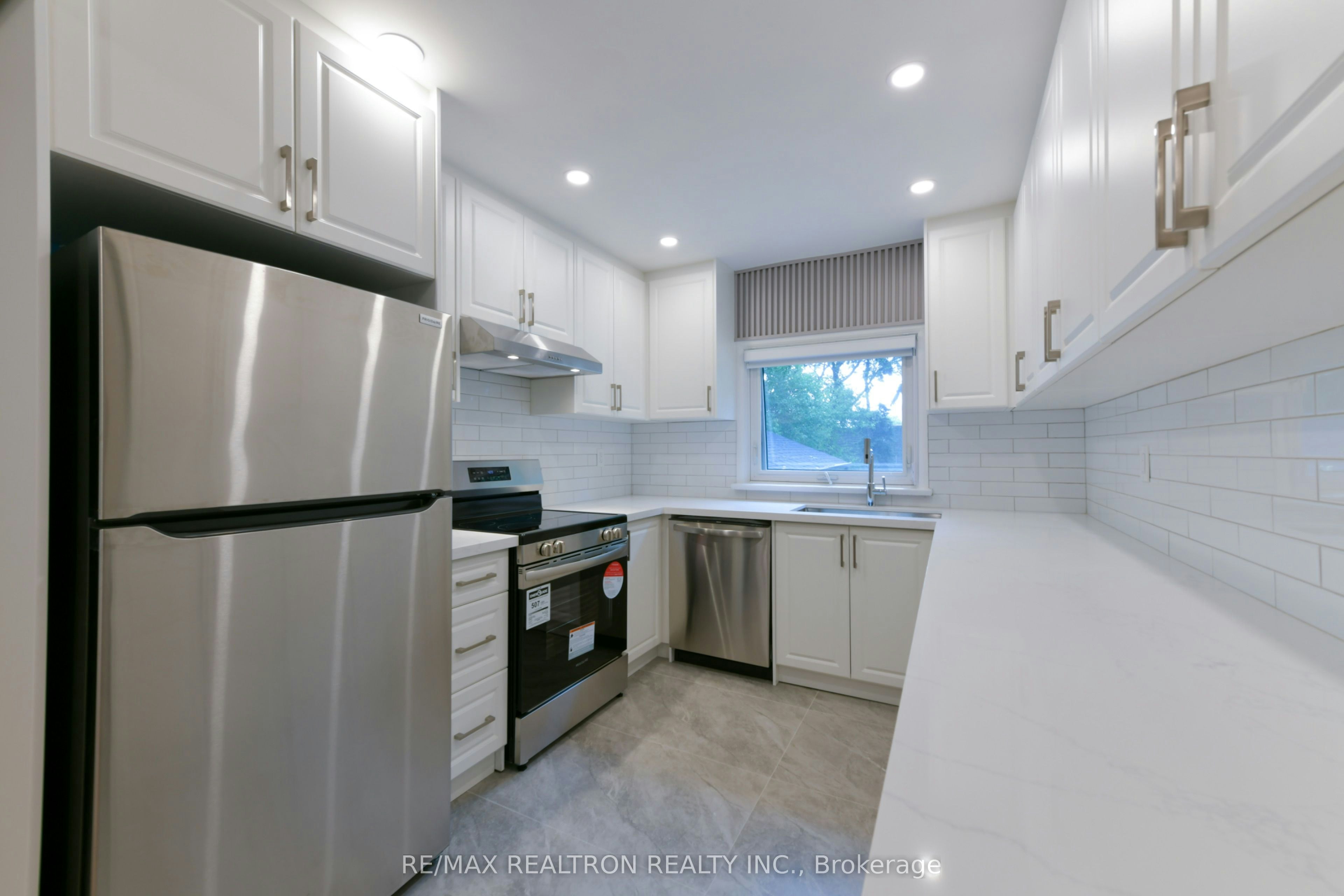 150 Upper Canada Drive, Toronto, ON, M2P 1S8 - 17