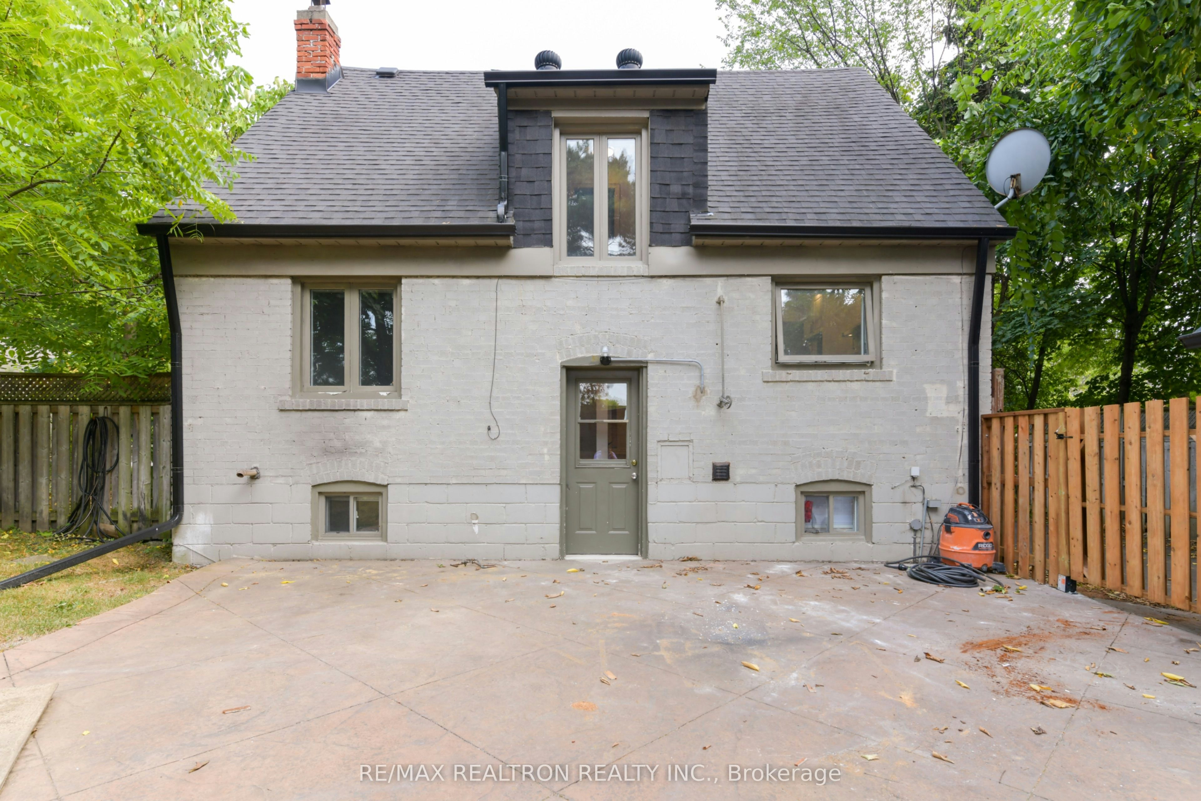150 Upper Canada Drive, Toronto, ON, M2P 1S8 - 6