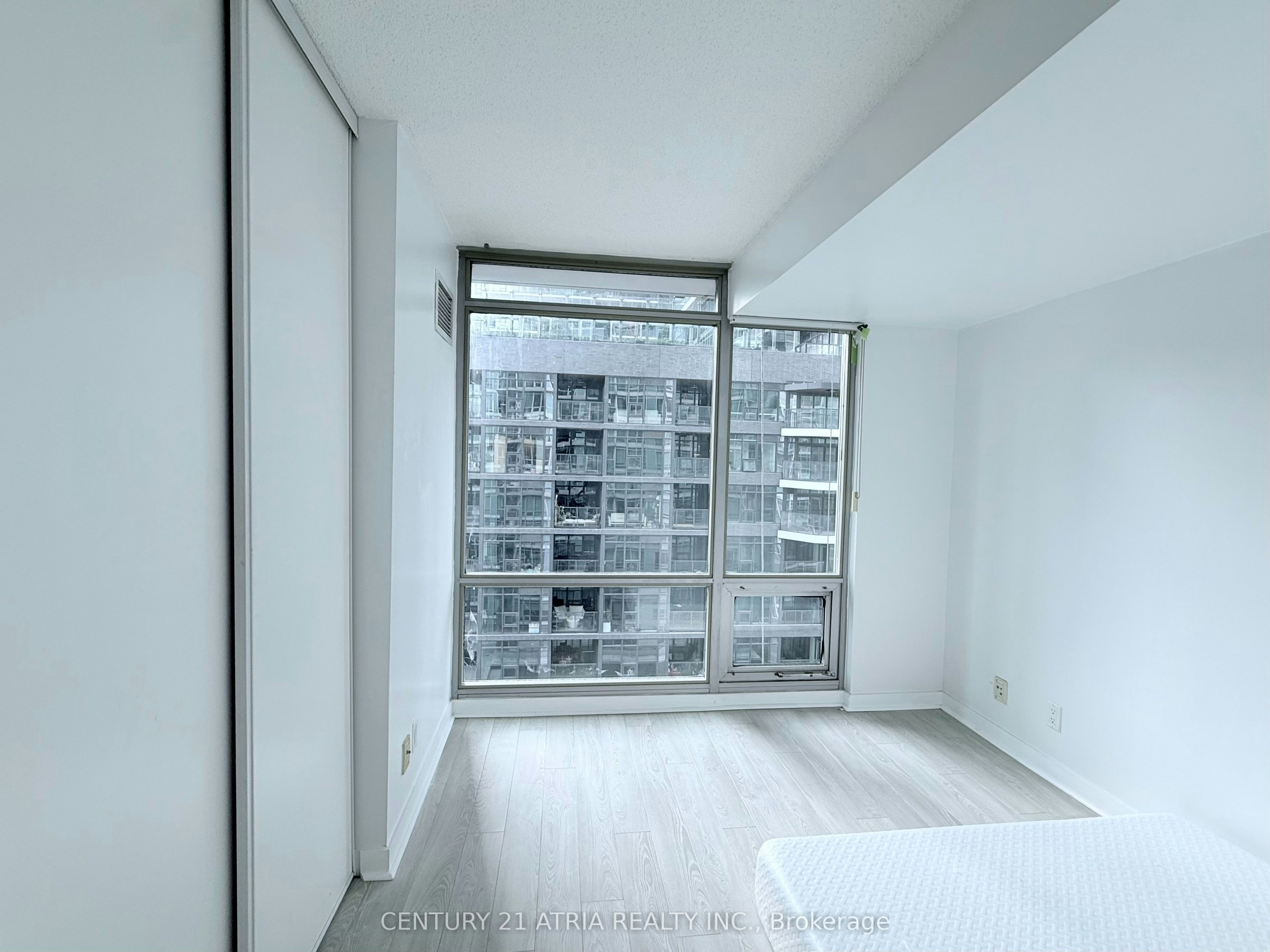 1106-81 Navy Wharf Court, Toronto, ON, M5V 3S2 - 11