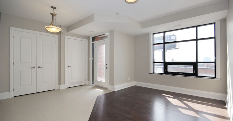 202-458 Oakwood Avenue, Toronto, ON, M6E 2W6 - 4