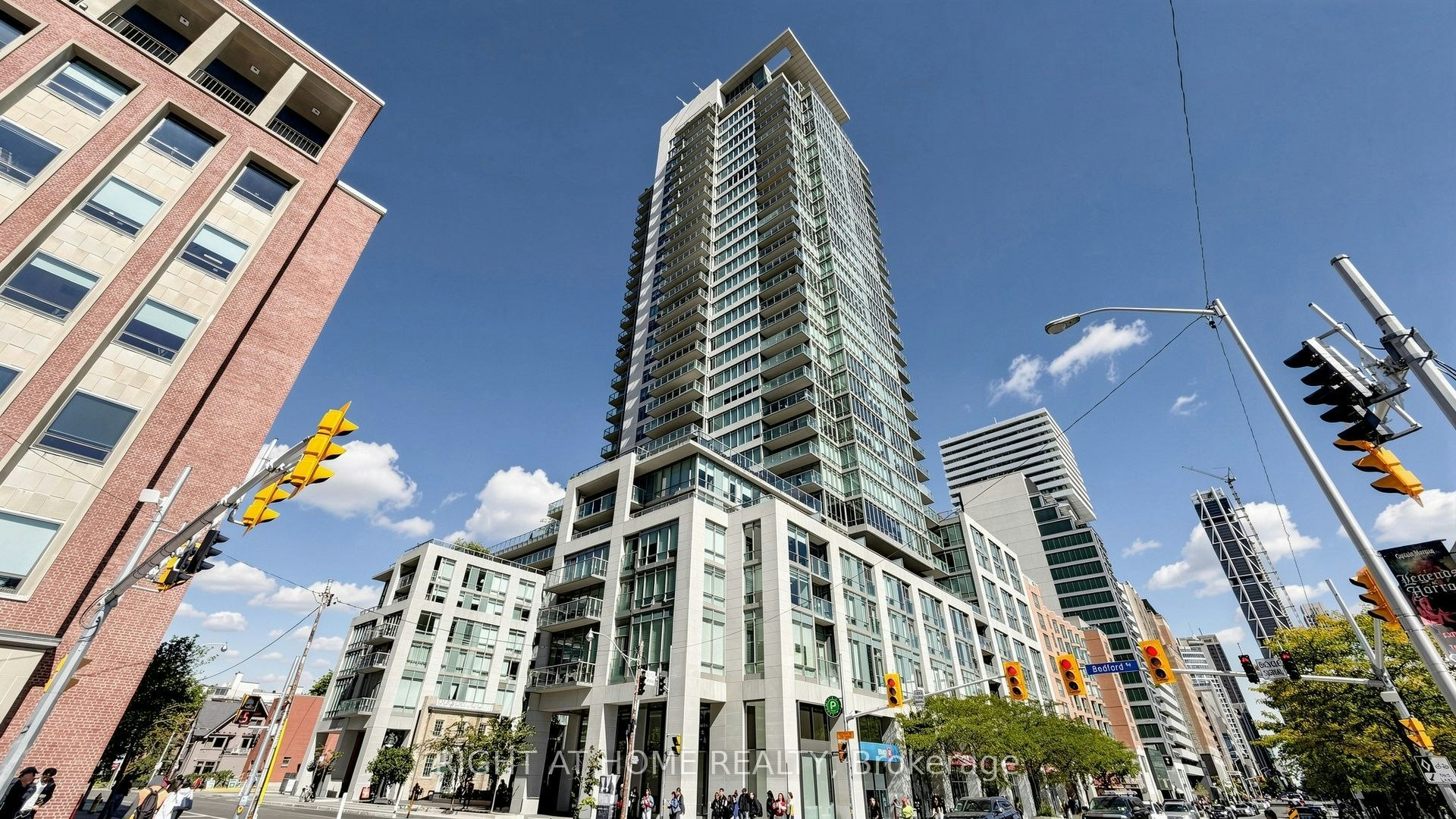 422-1 Bedford Road, Toronto, ON, M5R 2B5