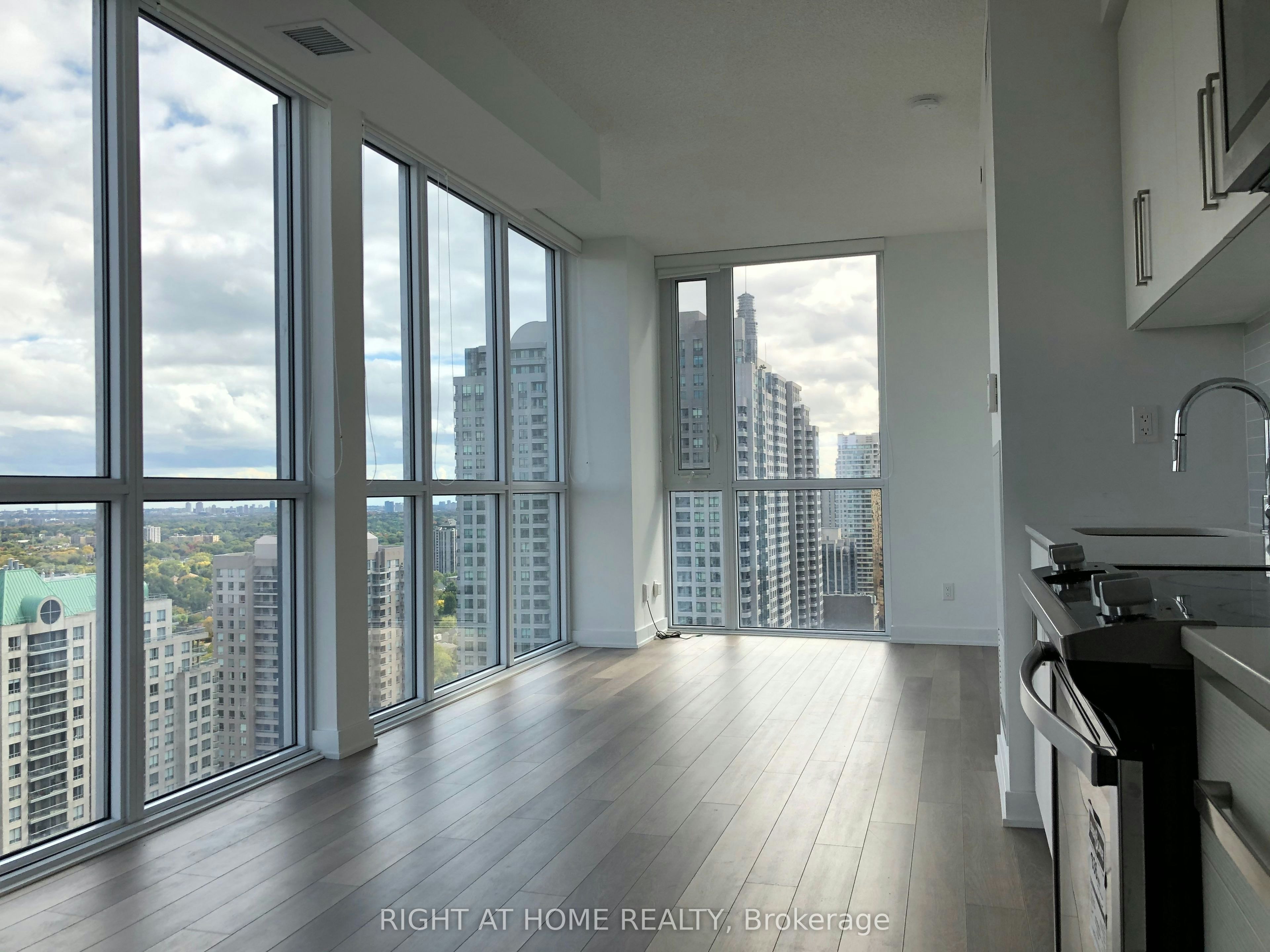 2207-5180 Yonge Street, Toronto, ON, M2N 0K5 - 5