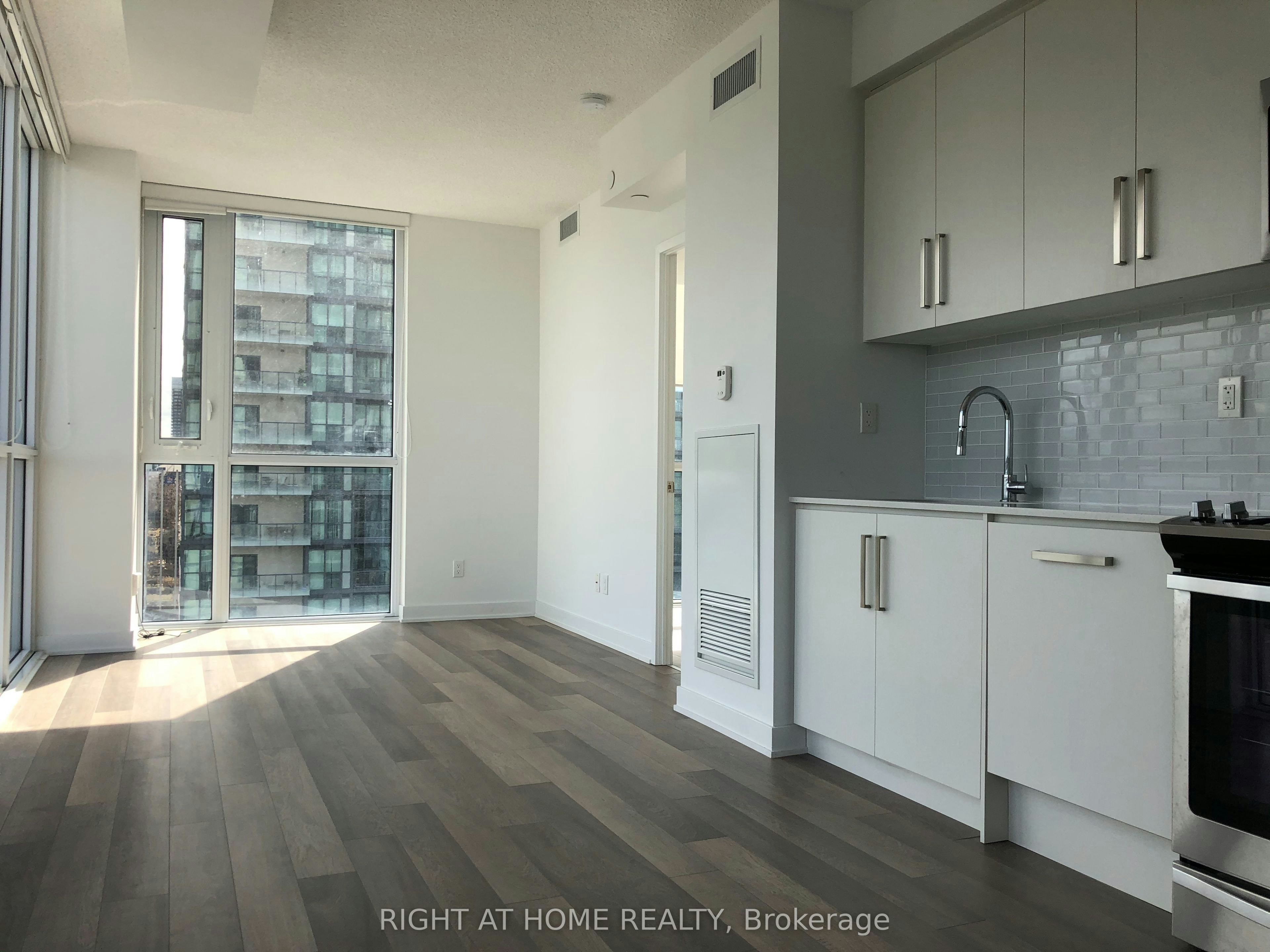 2207-5180 Yonge Street, Toronto, ON, M2N 0K5 - 7