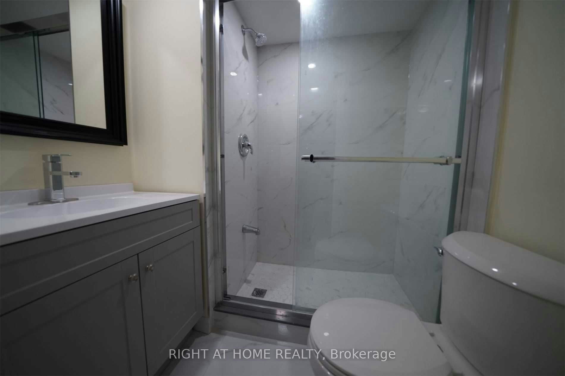 Bast-17 Bryant Street, Toronto, ON, M3H 4Z8 - 10