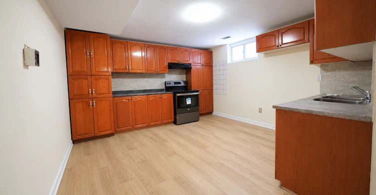 Bast-17 Bryant Street, Toronto, ON, M3H 4Z8 - 4