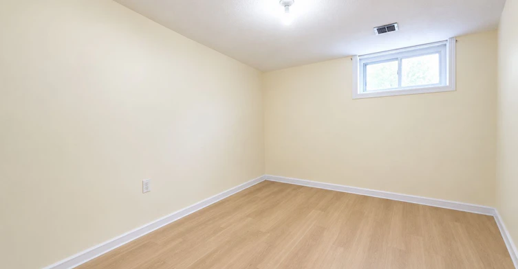 Bast-17 Bryant Street, Toronto, ON, M3H 4Z8 - 6