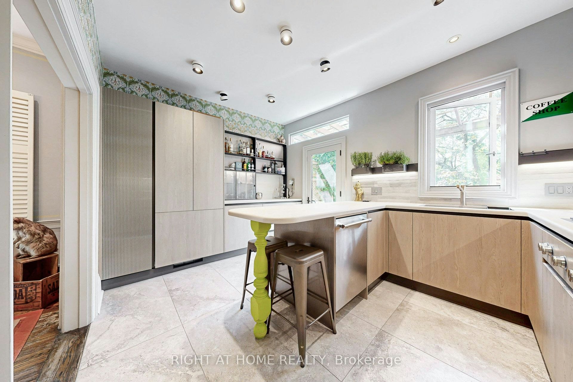 Main-440 Sackville Street, Toronto, ON, M4X 1T2 - 16