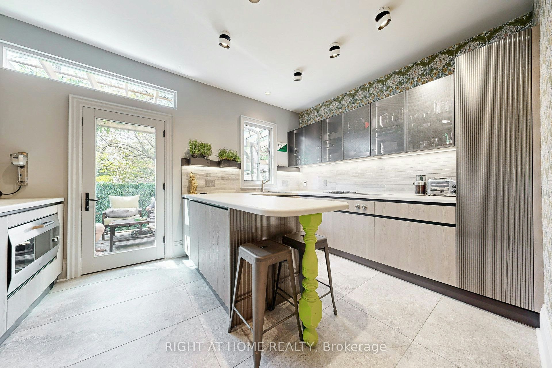 Main-440 Sackville Street, Toronto, ON, M4X 1T2 - 11