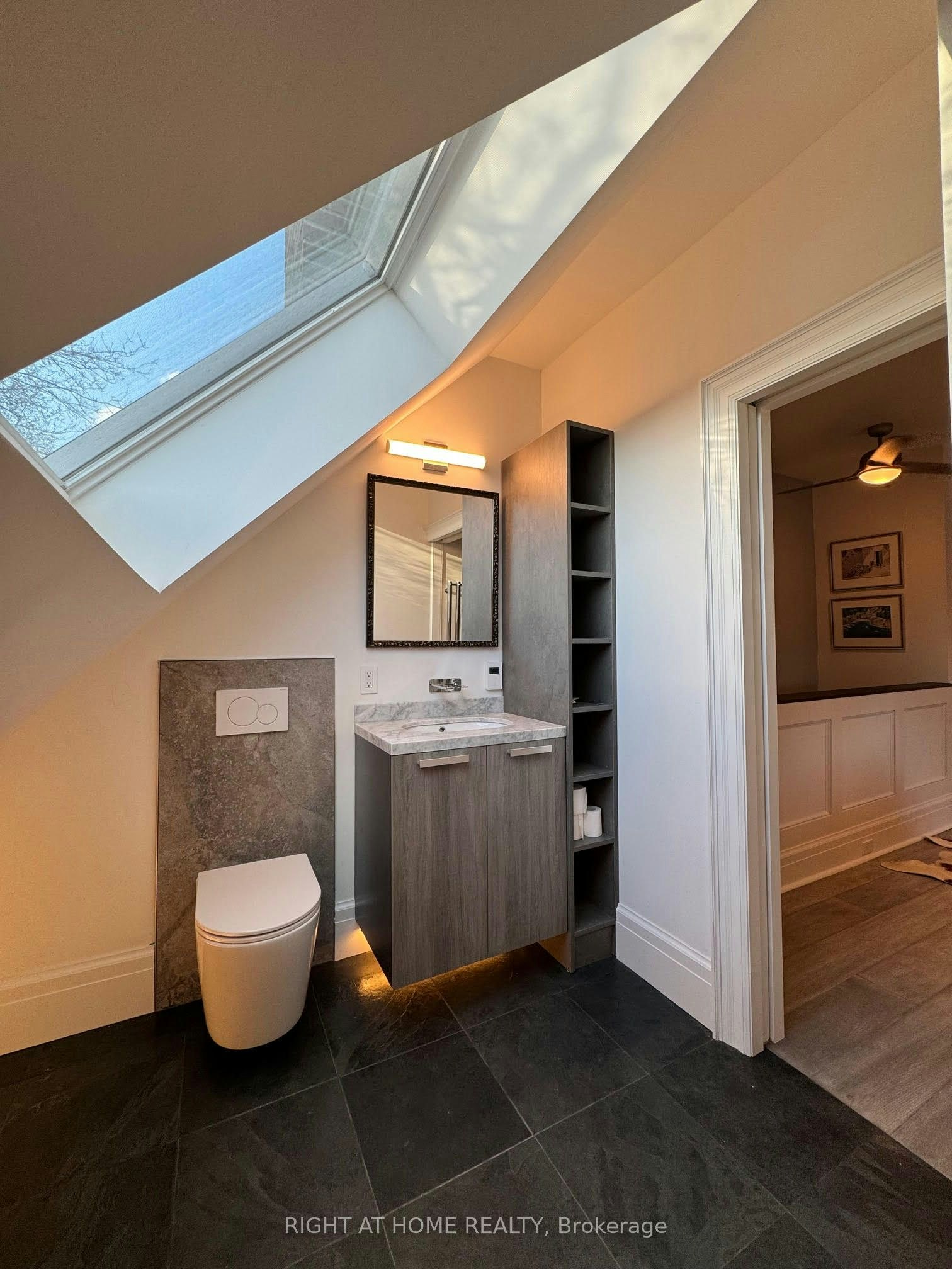 Main-440 Sackville Street, Toronto, ON, M4X 1T2 - 28