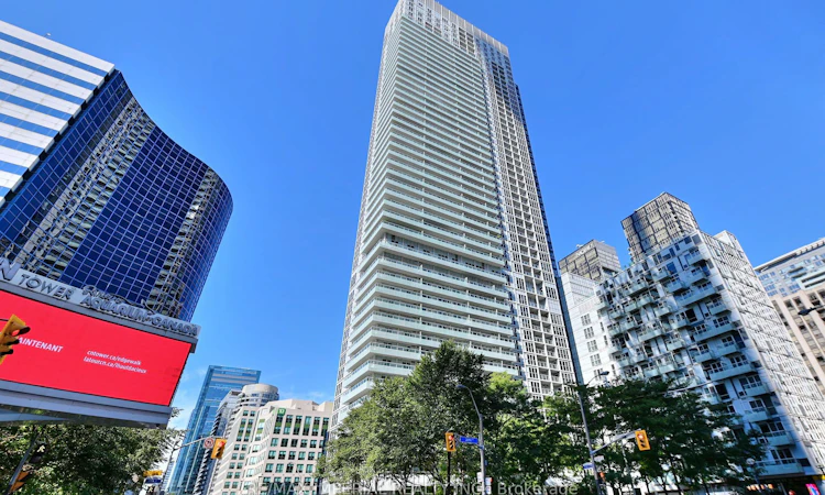 1605-300 Front Street W