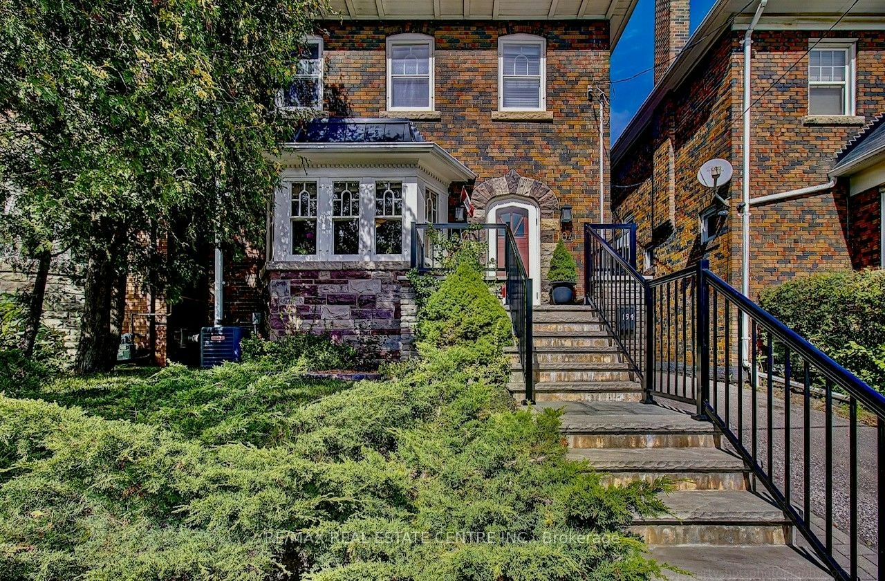 194 Lawrence Avenue E, Toronto, ON, M4N 1T1