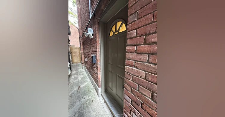 63 Hilton Avenue, Toronto, ON, M5R 3E5 - 2