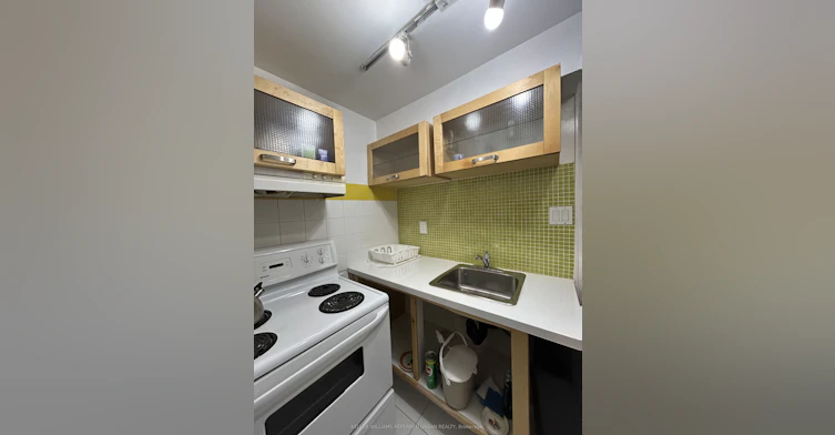 63 Hilton Avenue, Toronto, ON, M5R 3E5