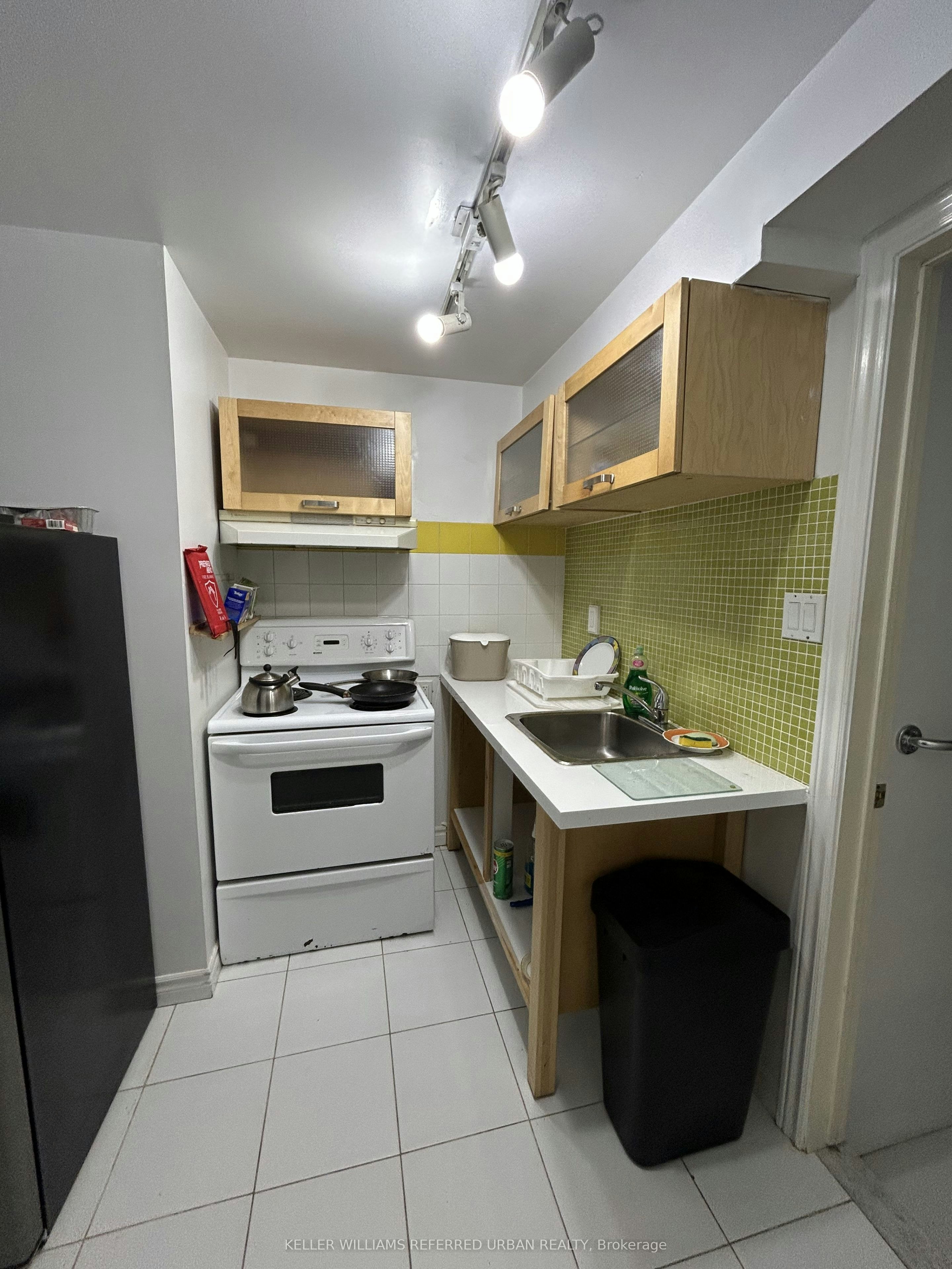 63 Hilton Avenue, Toronto, ON, M5R 3E5 - 6