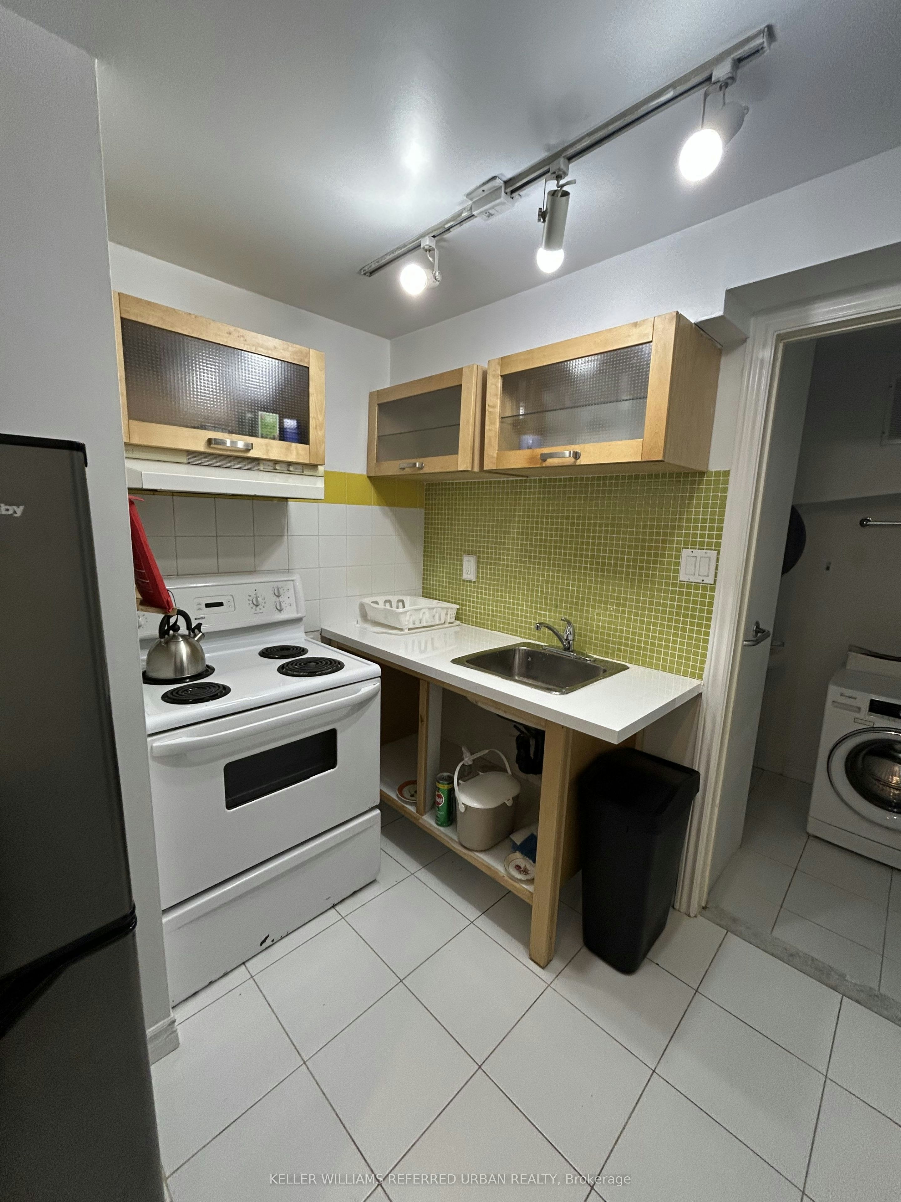 63 Hilton Avenue, Toronto, ON, M5R 3E5 - 5