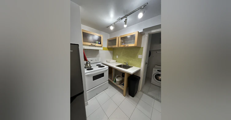63 Hilton Avenue, Toronto, ON, M5R 3E5 - 5