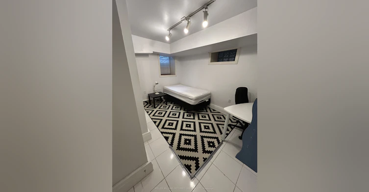 63 Hilton Avenue, Toronto, ON, M5R 3E5 - 14