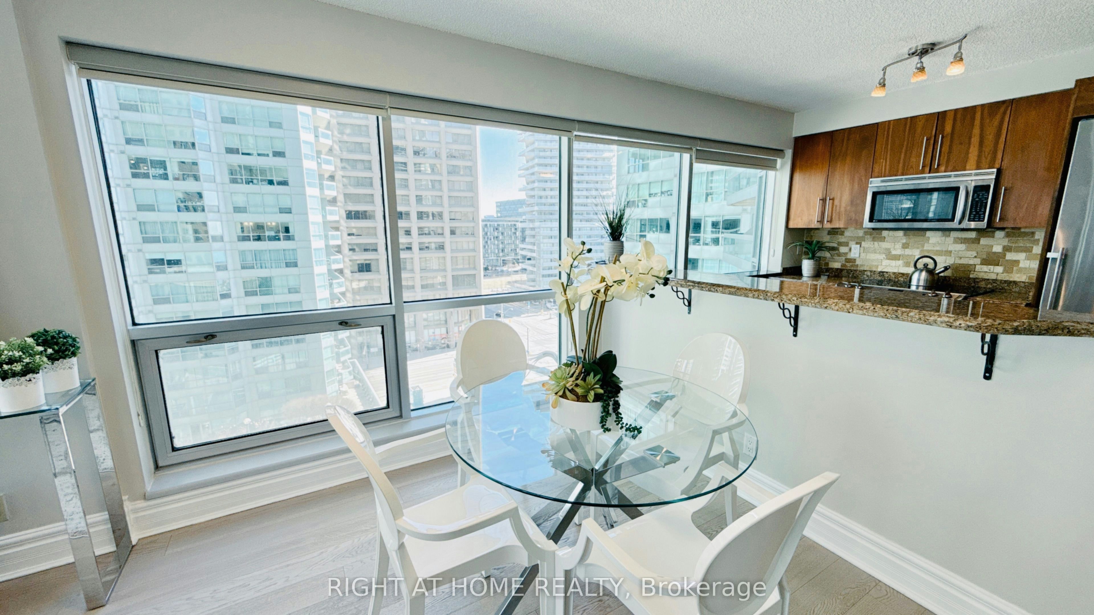 1012-10 Queens Quay W, Toronto, ON, M5J 2R9 - 8