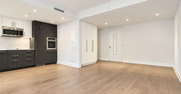 107-2 Clarendon Avenue, Toronto, ON, M4V 1H9 - 4