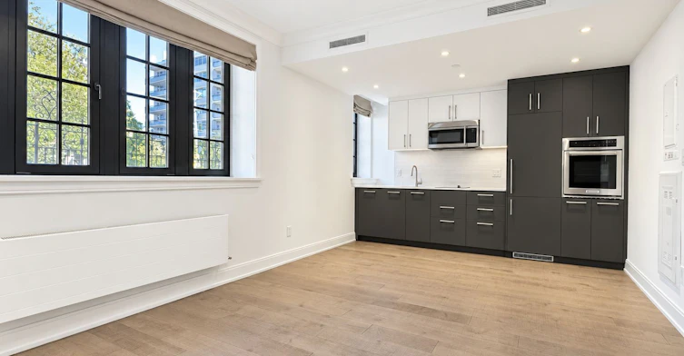 107-2 Clarendon Avenue, Toronto, ON, M4V 1H9 - 5