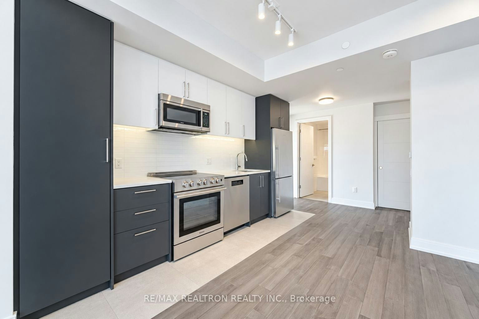 904-2525 Bathurst Street, Toronto, ON, M6B 2Y9 - 4
