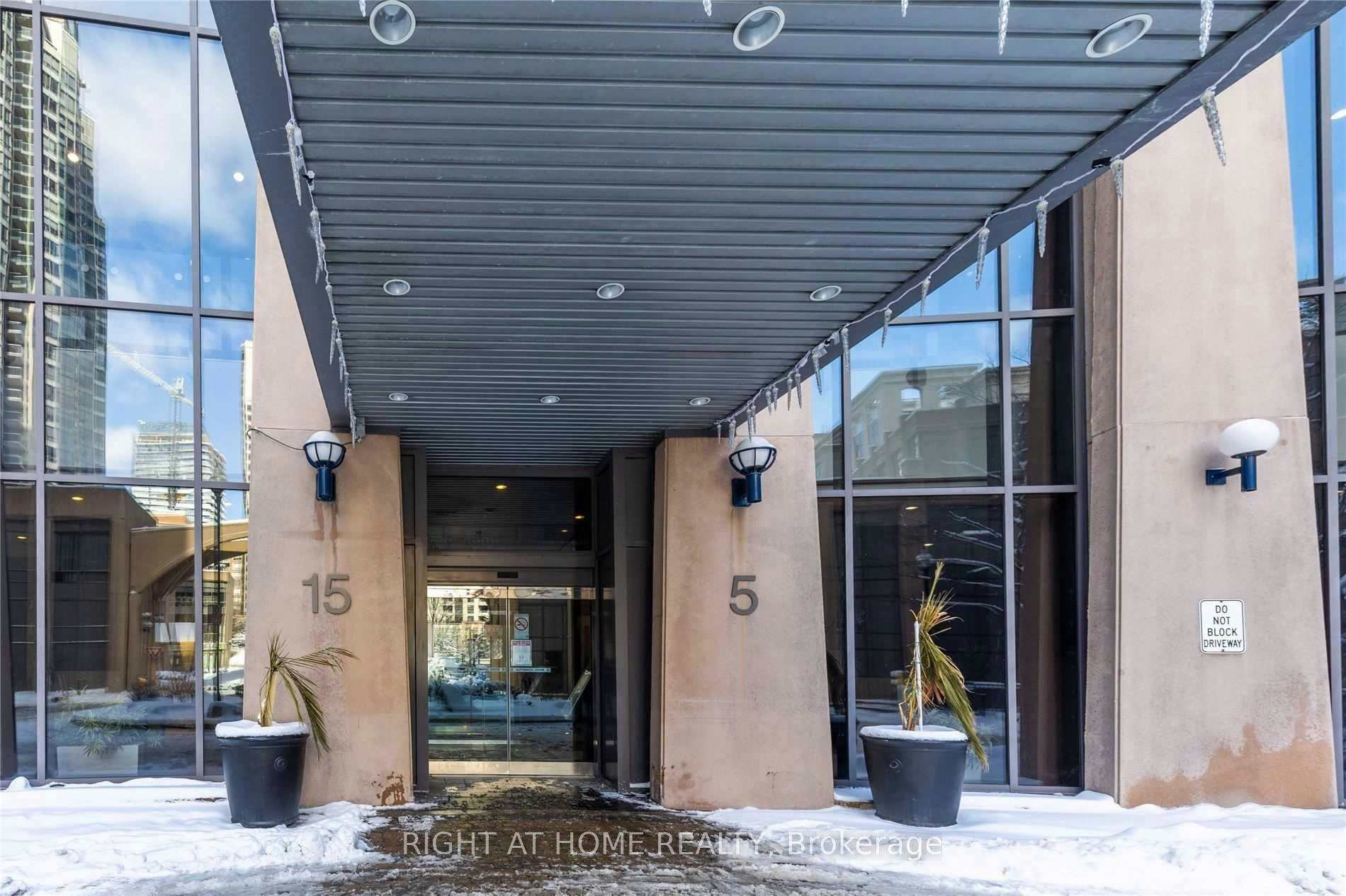 1029-15 Northtown Way, Toronto, ON, M2N 7A2 - 32
