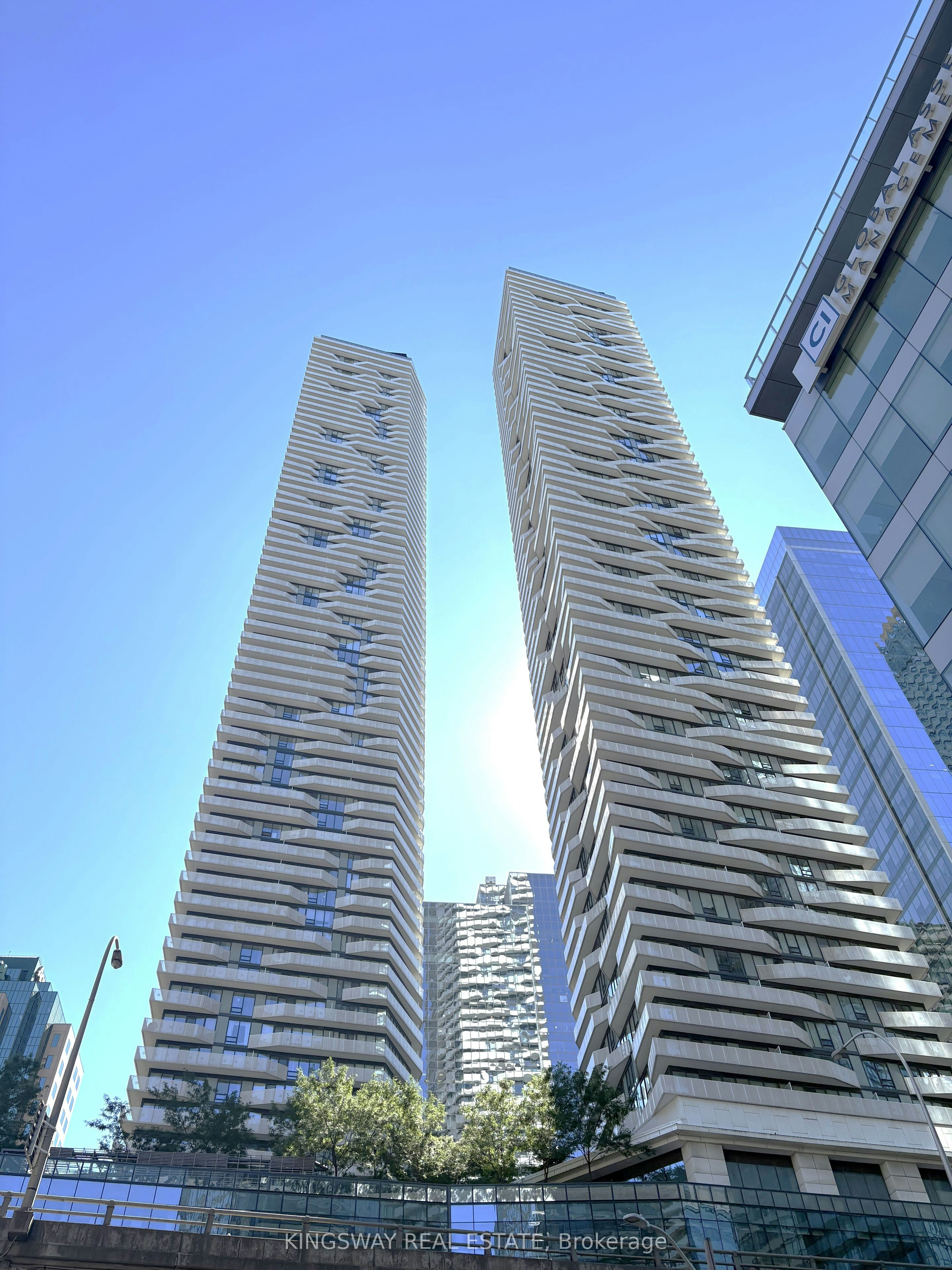 5004-88 Harbour Street, Toronto, ON, M5J 0C3