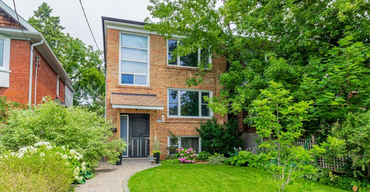 Upper-277 Wychwood Avenue, Toronto, ON, M6C 2T6