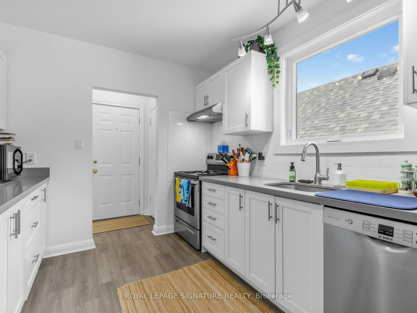 Upper-277 Wychwood Avenue, Toronto, ON, M6C 2T6 - 10