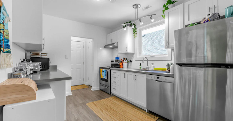 Upper-277 Wychwood Avenue, Toronto, ON, M6C 2T6 - 9