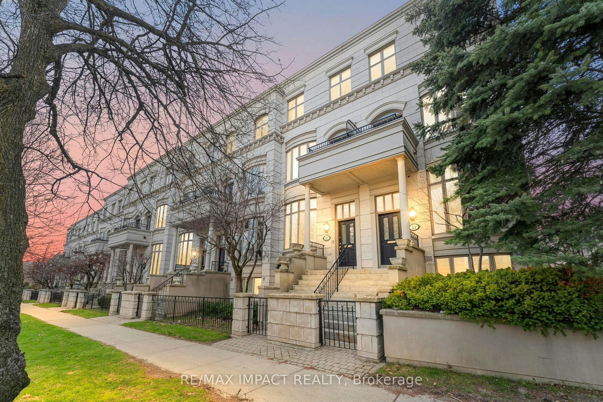 13-260 Russell Hill Road, Toronto, ON, M4V 2T2