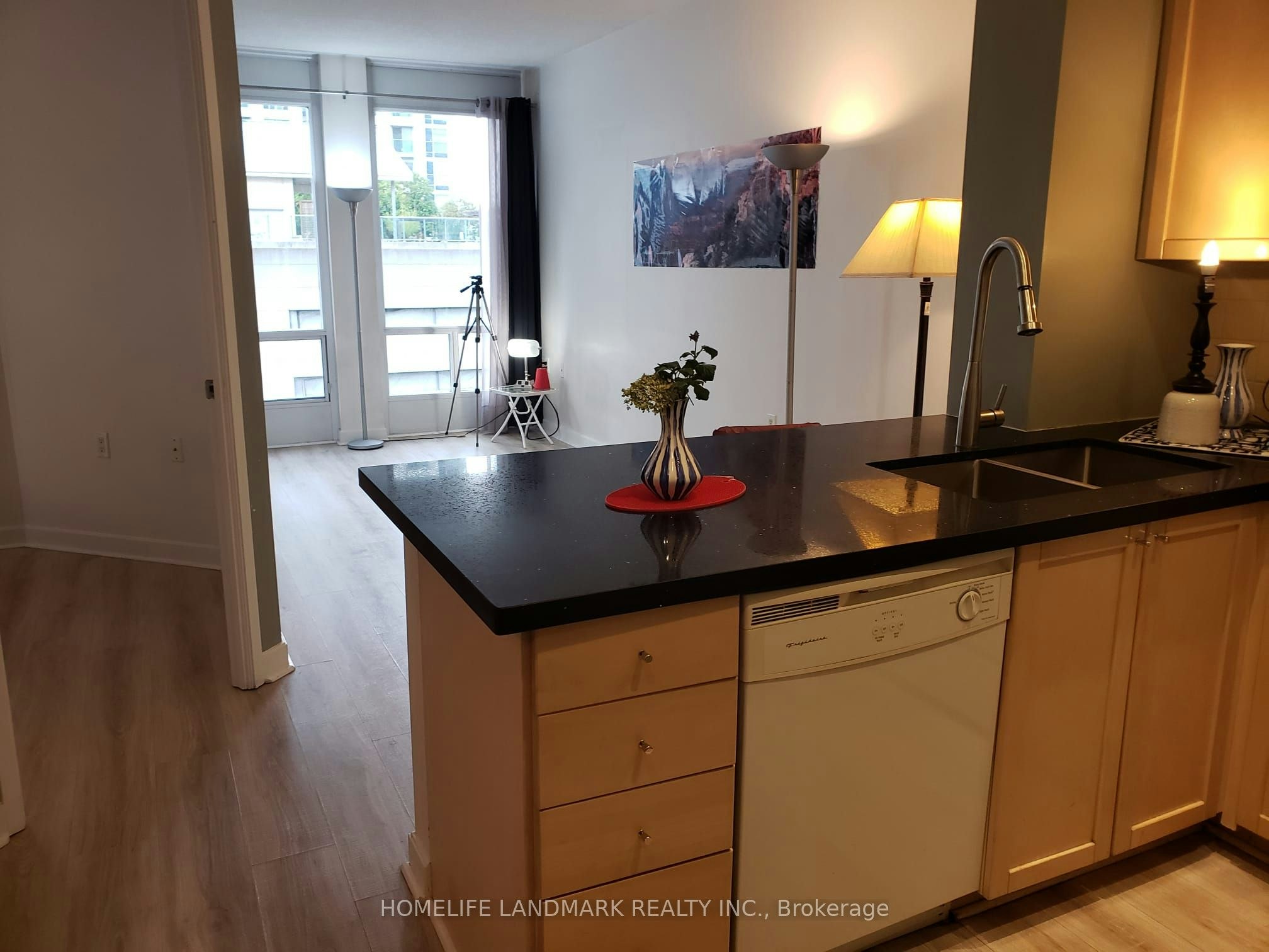 1203-85 Bloor Street E, Toronto, ON, M4W 3Y1 - 21