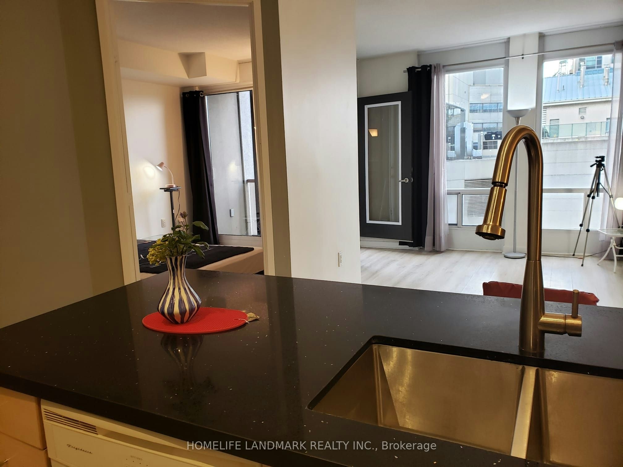 1203-85 Bloor Street E, Toronto, ON, M4W 3Y1 - 22