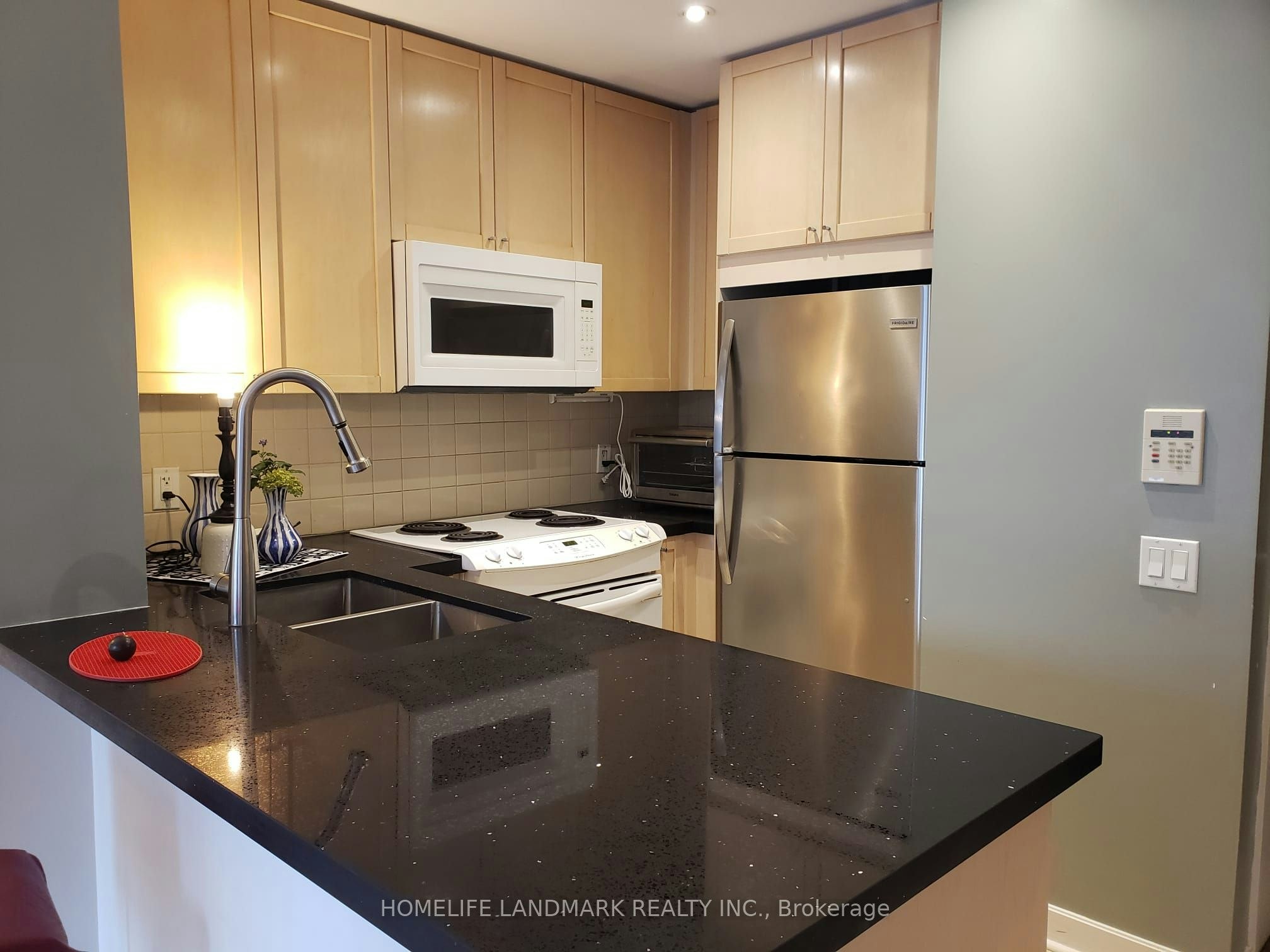 1203-85 Bloor Street E, Toronto, ON, M4W 3Y1 - 24