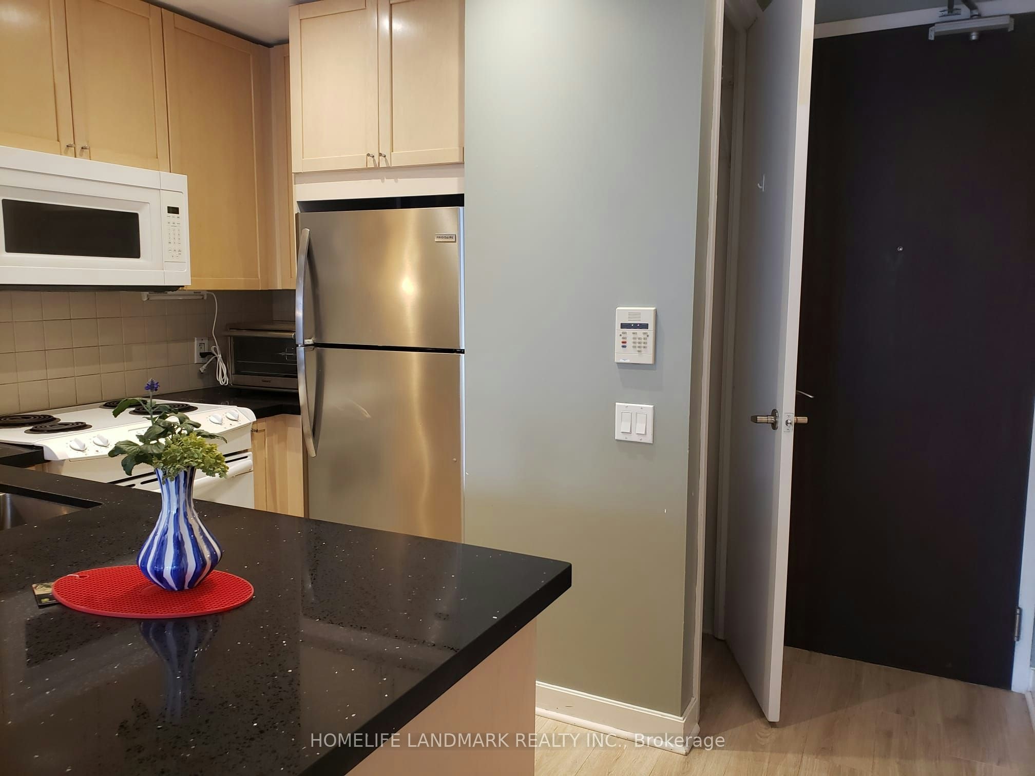 1203-85 Bloor Street E, Toronto, ON, M4W 3Y1 - 23
