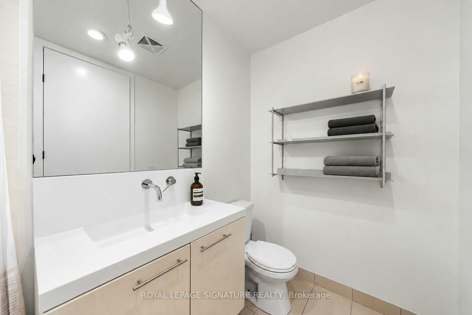 807-66 Portland Street, Toronto, ON, M5V 2M8 - 6