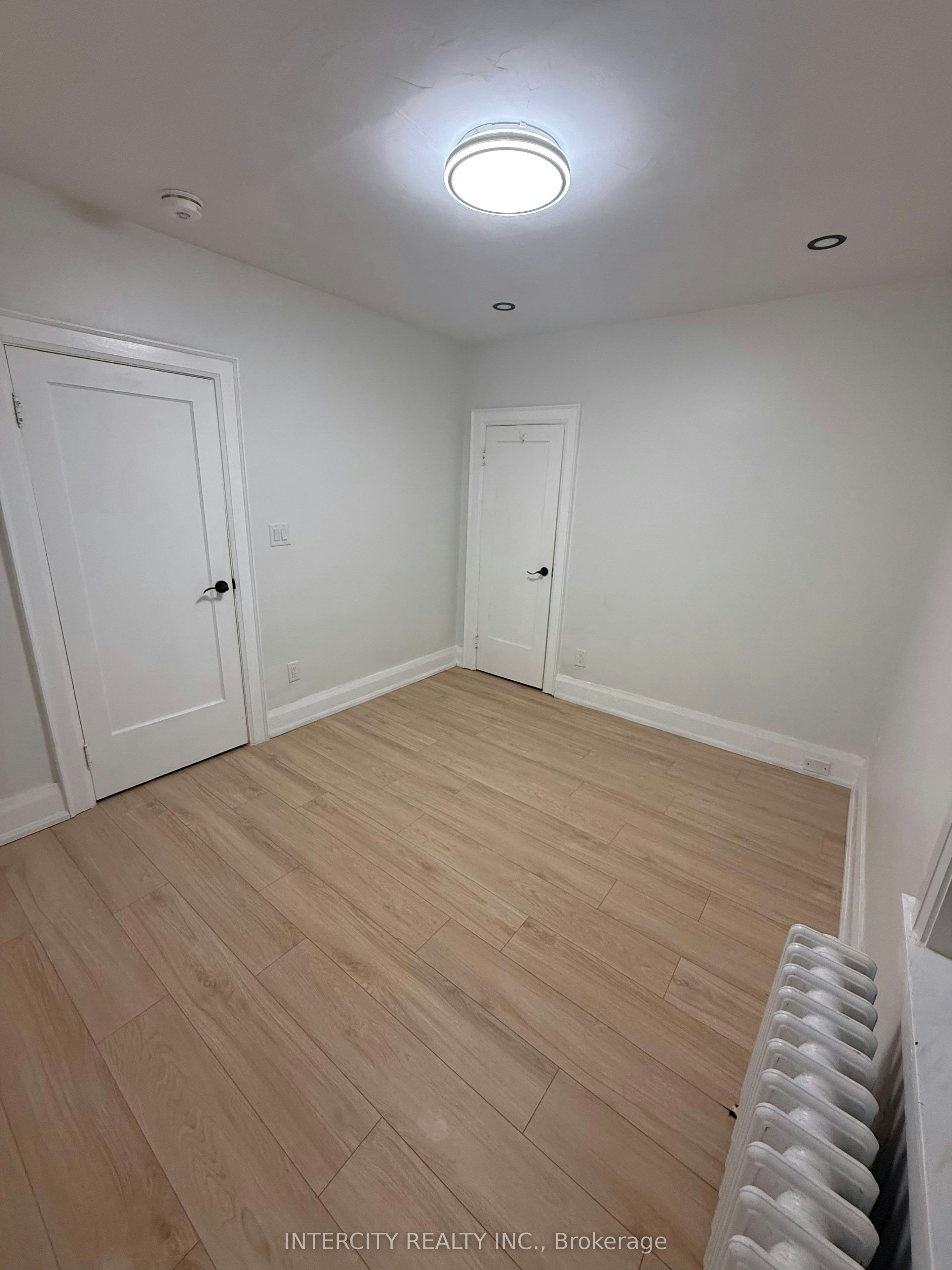 Upper-380 Clinton Street, Toronto, ON, M6G 2Z2 - 7
