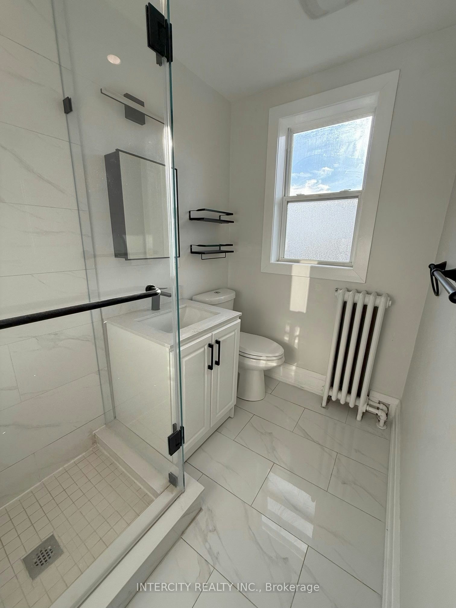 Upper-380 Clinton Street, Toronto, ON, M6G 2Z2 - 3