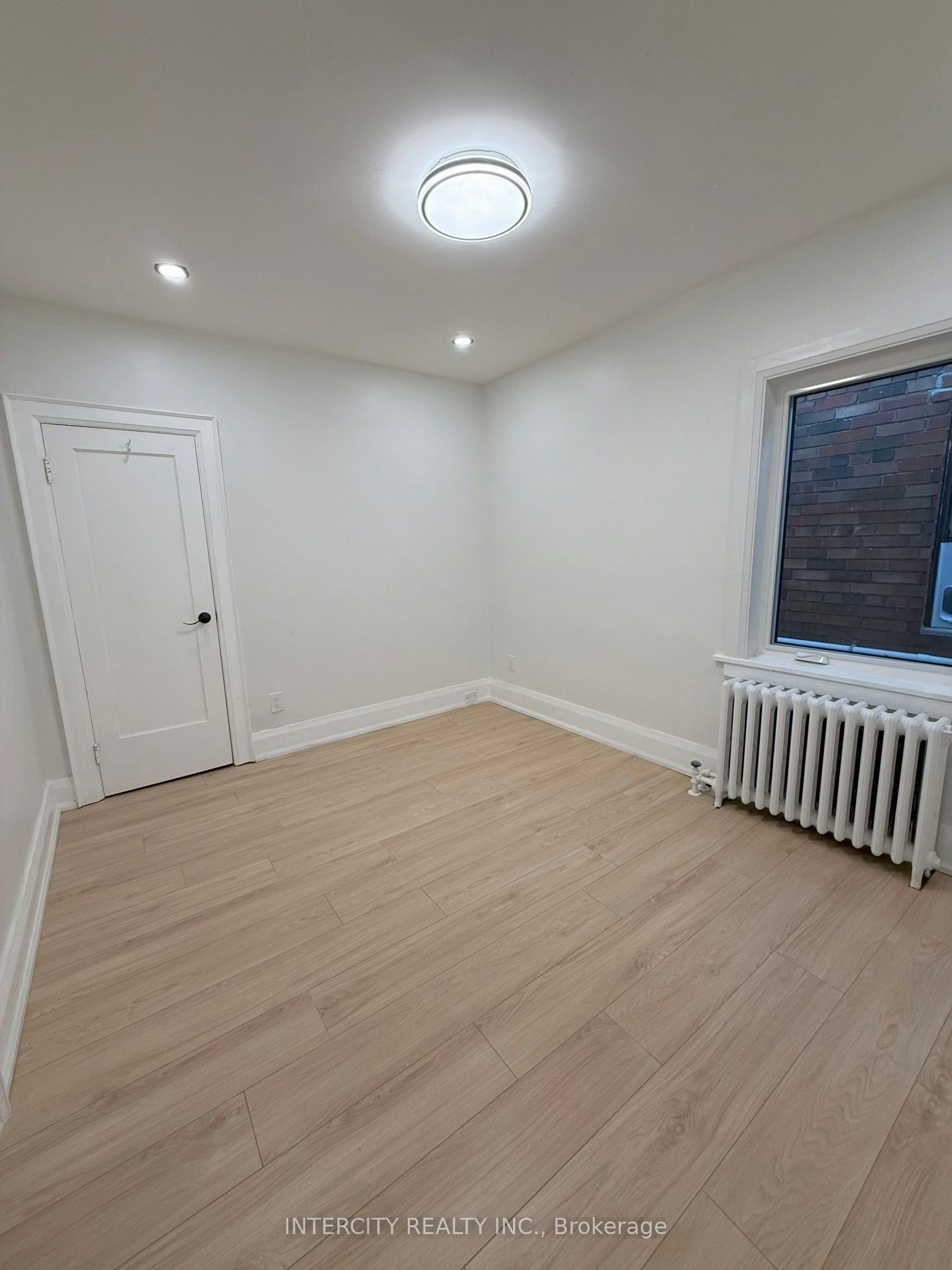 Upper-380 Clinton Street, Toronto, ON, M6G 2Z2 - 6