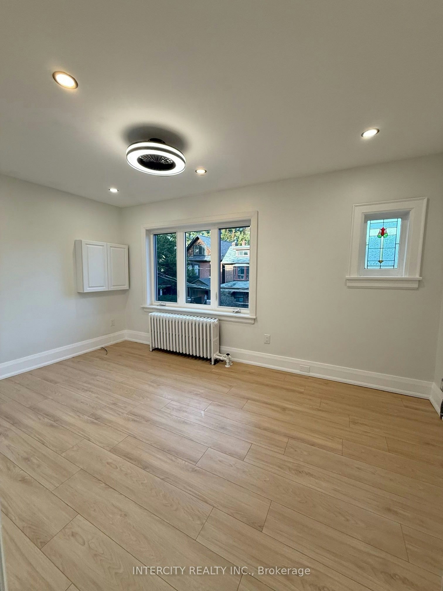 Upper-380 Clinton Street, Toronto, ON, M6G 2Z2 - 5