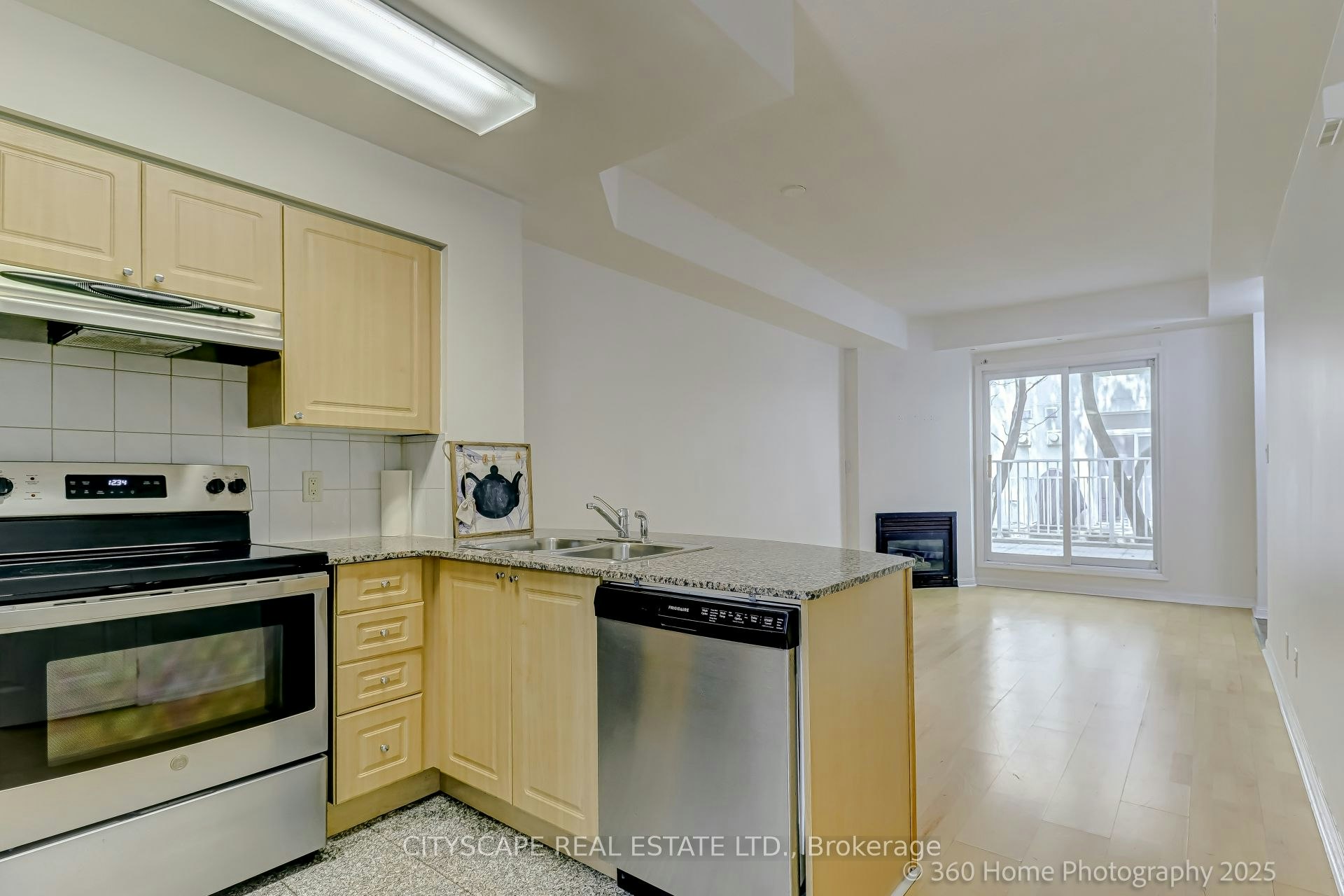 559-36 Stadium Road, Toronto, ON, M5V 3P4 - 5