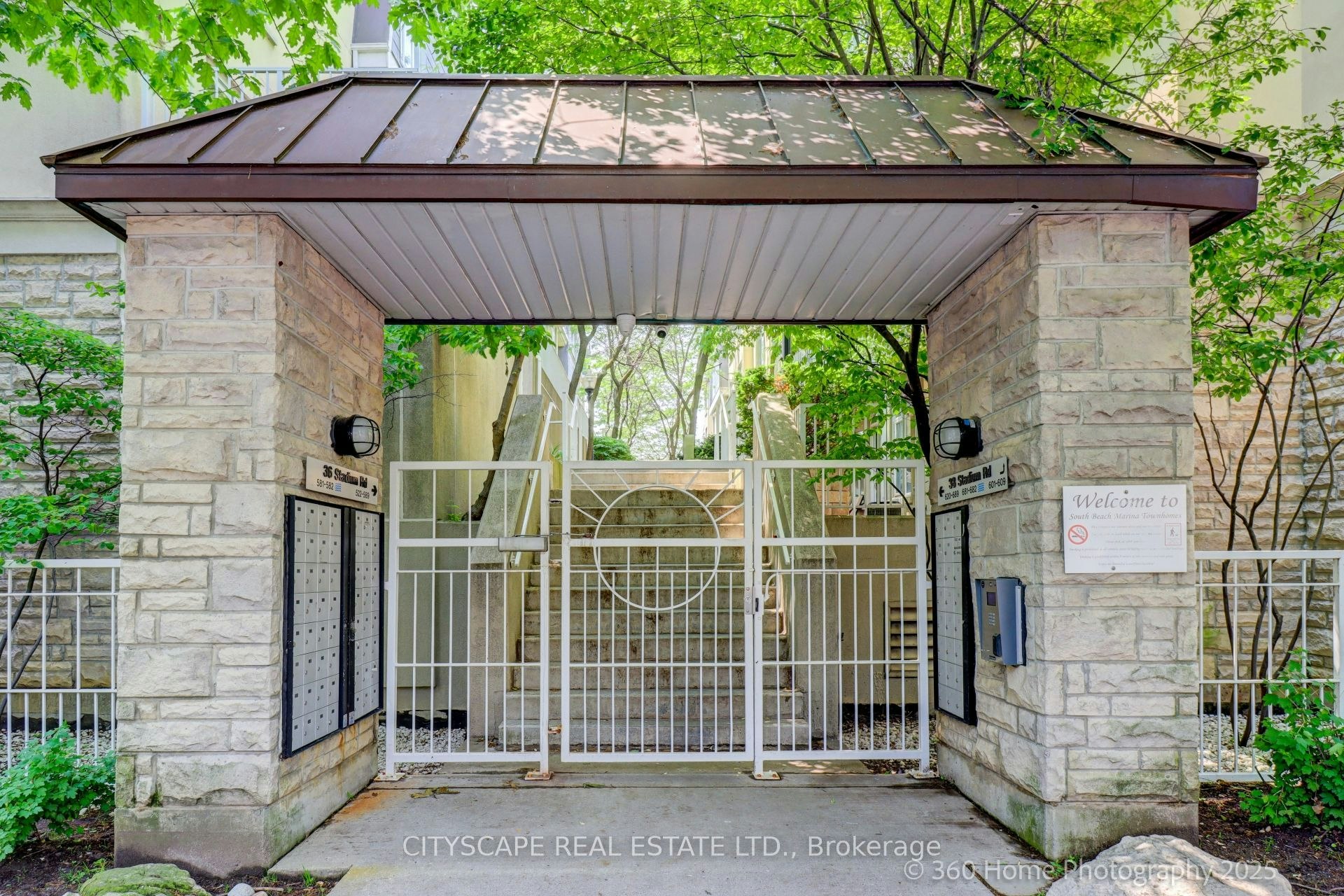 559-36 Stadium Road, Toronto, ON, M5V 3P4 - 3