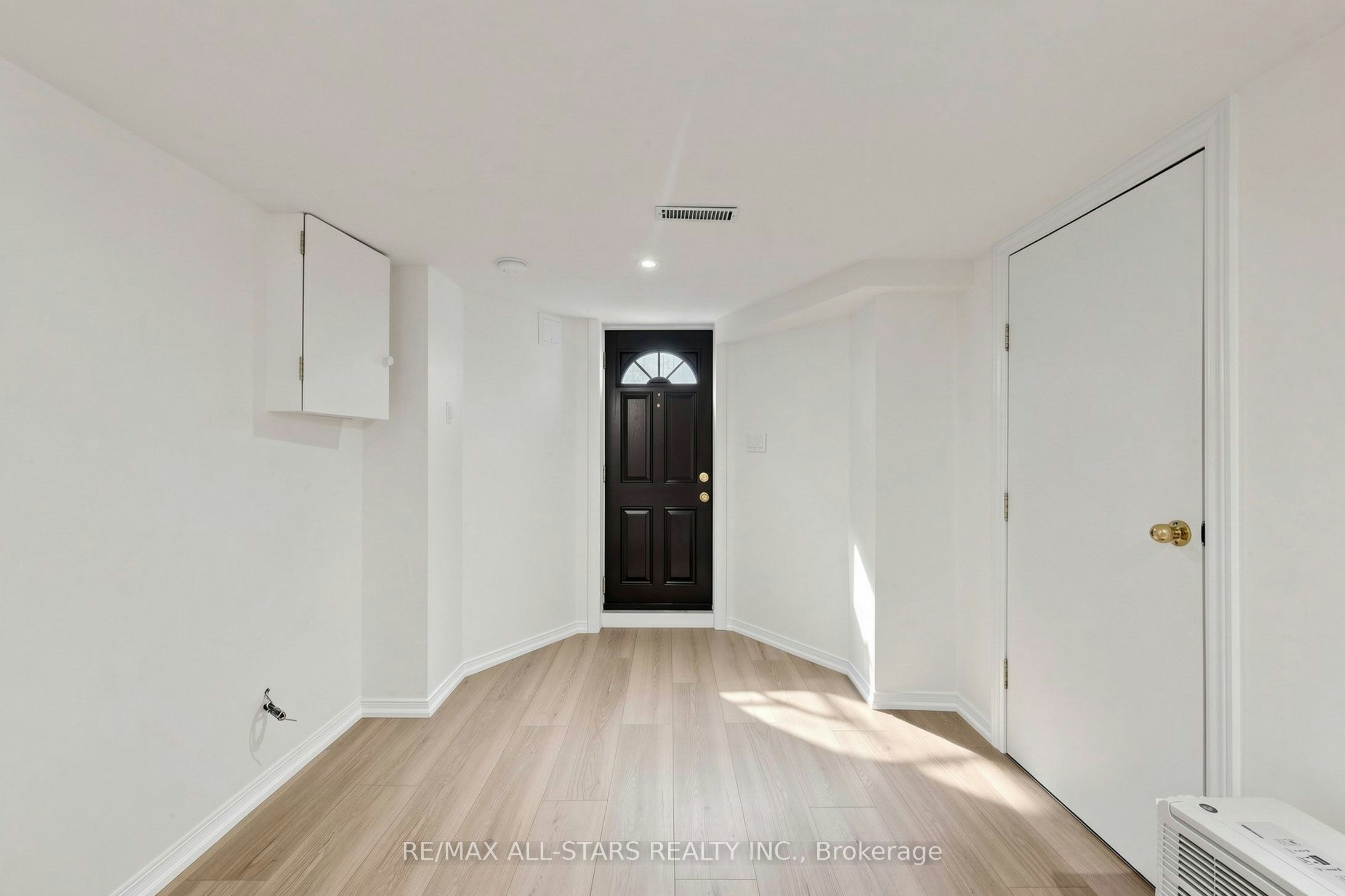 Basement-68 Macpherson Avenue, Toronto, ON, M5R 1W8 - 10